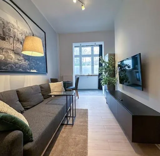 Modern Apt. -with 2 Tv, Netflix And Work Desk